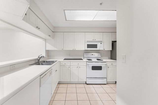 2726 Anzio Court 308, Palm Beach Gardens, FL 33410