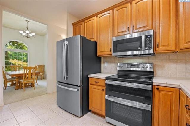 100 Willowbrook Pl, Richland, WA 99352