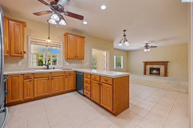 100 Willowbrook Pl, Richland, WA 99352