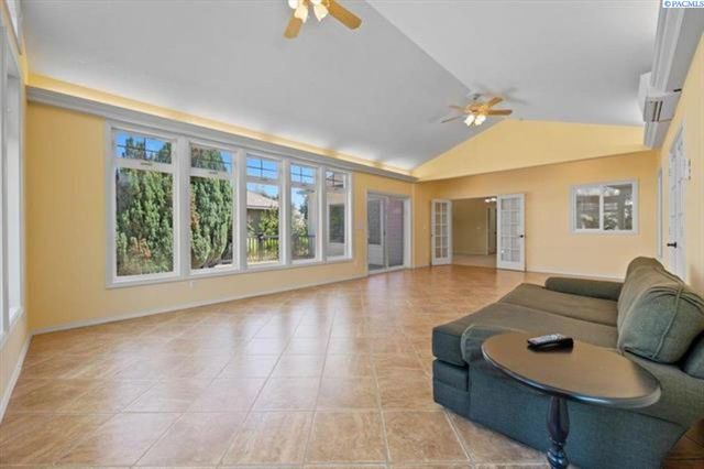 100 Willowbrook Pl, Richland, WA 99352