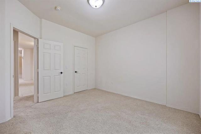 100 Willowbrook Pl, Richland, WA 99352