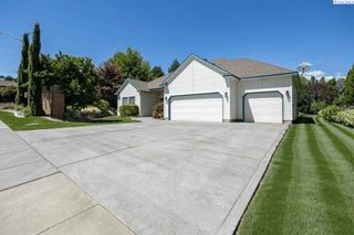 100 Willowbrook Pl, Richland, WA 99352