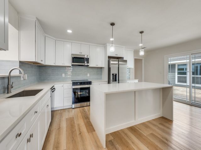 1129 Yorkshire Drive, Carrollton, TX 75007