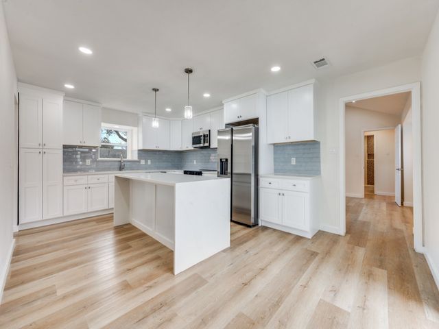 1129 Yorkshire Drive, Carrollton, TX 75007