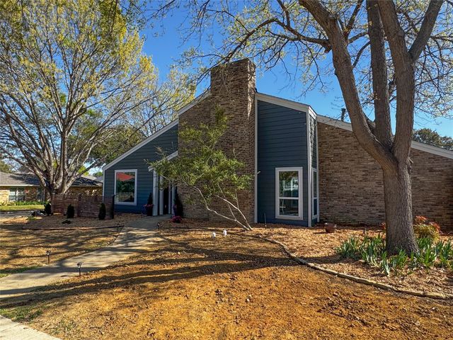 1129 Yorkshire Drive, Carrollton, TX 75007