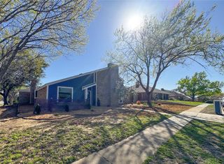 1129 Yorkshire Drive, Carrollton, TX 75007