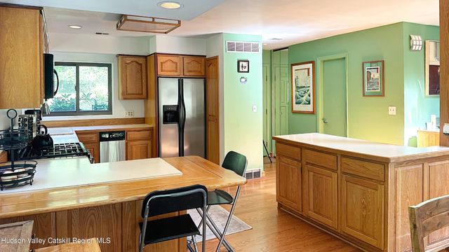 891 Old Post Road, New Paltz, NY 12561