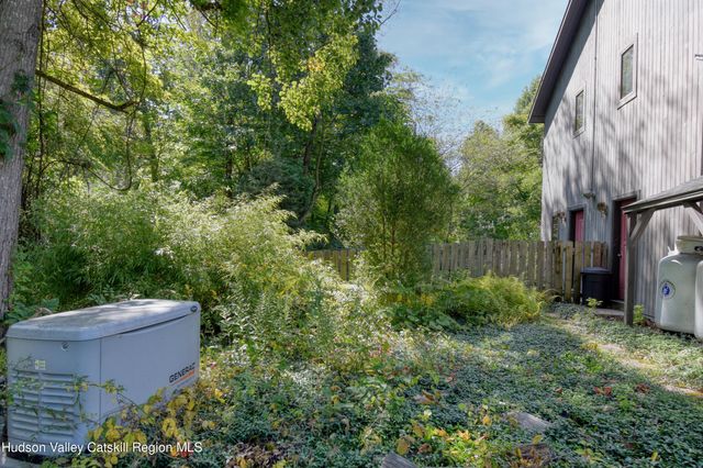 891 Old Post Road, New Paltz, NY 12561