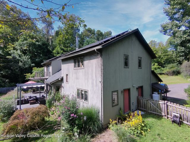 891 Old Post Road, New Paltz, NY 12561