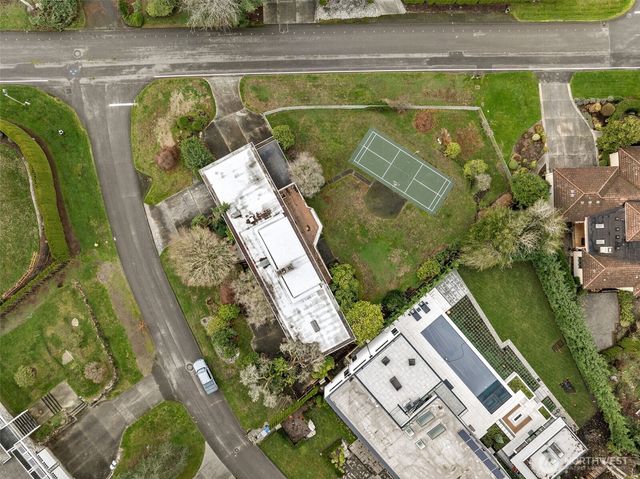 9808 NE 33rd Street, Bellevue, WA 98004