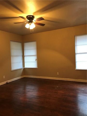 932 Harlandale Avenue, Dallas, TX 75216