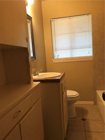 932 Harlandale Avenue, Dallas, TX 75216