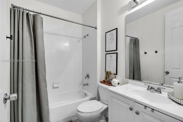 447 Corte Madera Ln 3, West Palm Beach, FL 33401