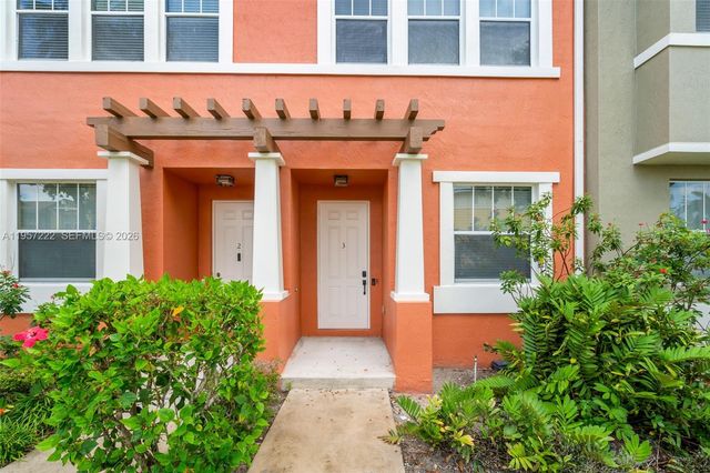 447 Corte Madera Ln 3, West Palm Beach, FL 33401