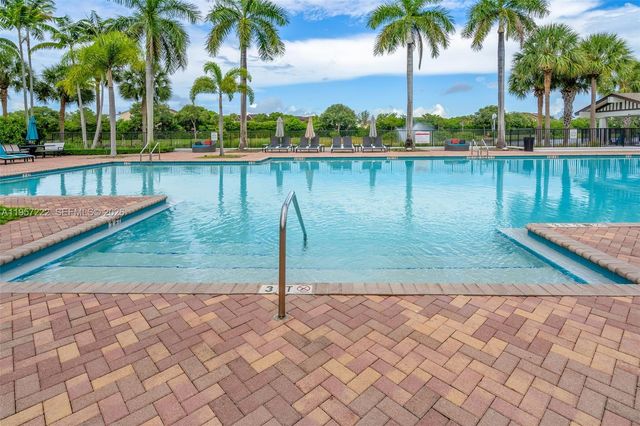 447 Corte Madera Ln 3, West Palm Beach, FL 33401