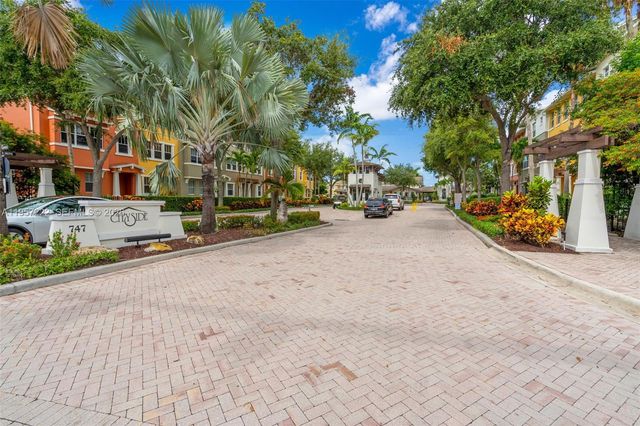 447 Corte Madera Ln 3, West Palm Beach, FL 33401