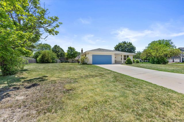 7360 W Brunn DRIVE, Franklin, WI 53132