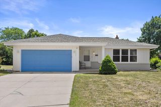 7360 W Brunn DRIVE, Franklin, WI 53132