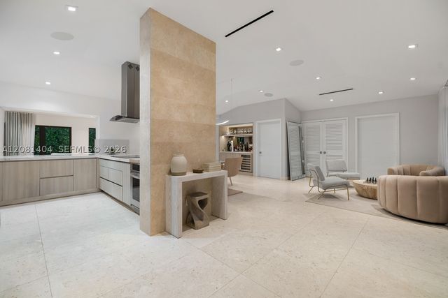 771 Fairway Dr, Miami Beach, FL 33141