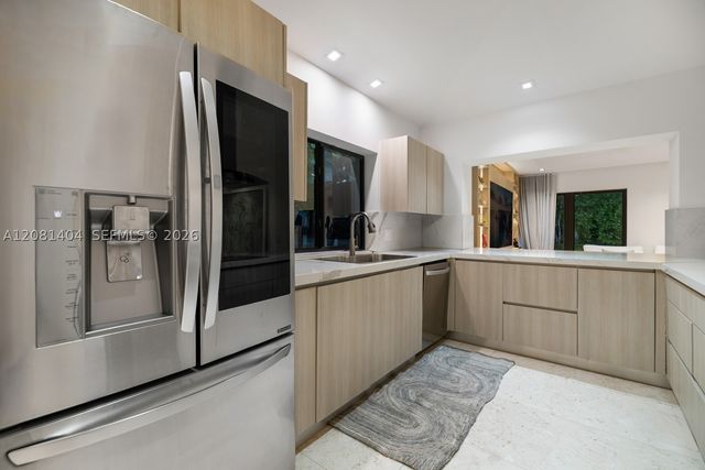 771 Fairway Dr, Miami Beach, FL 33141