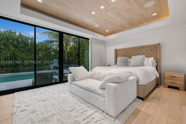 771 Fairway Dr, Miami Beach, FL 33141