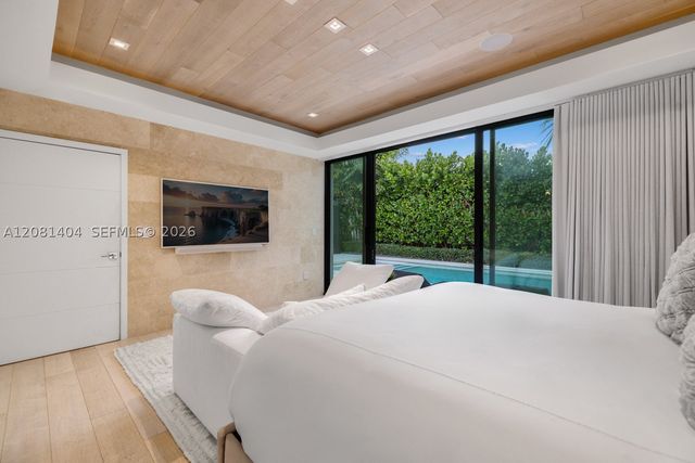 771 Fairway Dr, Miami Beach, FL 33141