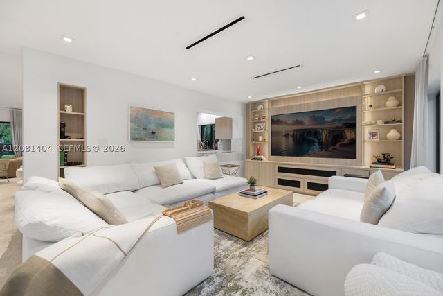 771 Fairway Dr, Miami Beach, FL 33141