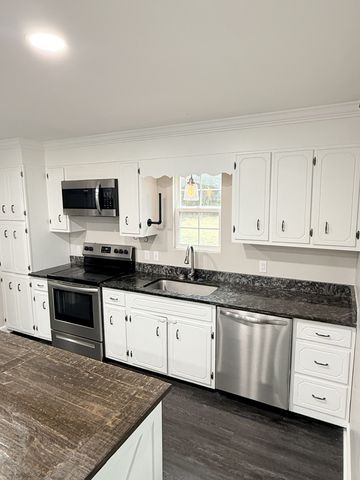 736 Hancock Rd, Jasper, TN 37347