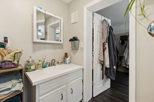 736 Hancock Rd, Jasper, TN 37347