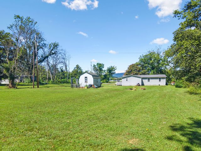 736 Hancock Rd, Jasper, TN 37347
