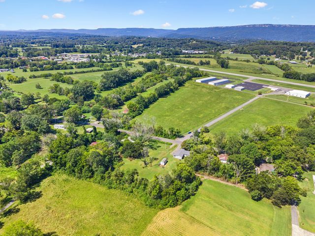 736 Hancock Rd, Jasper, TN 37347