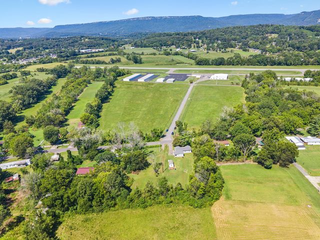 736 Hancock Rd, Jasper, TN 37347