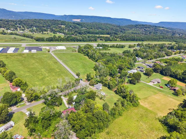 736 Hancock Rd, Jasper, TN 37347