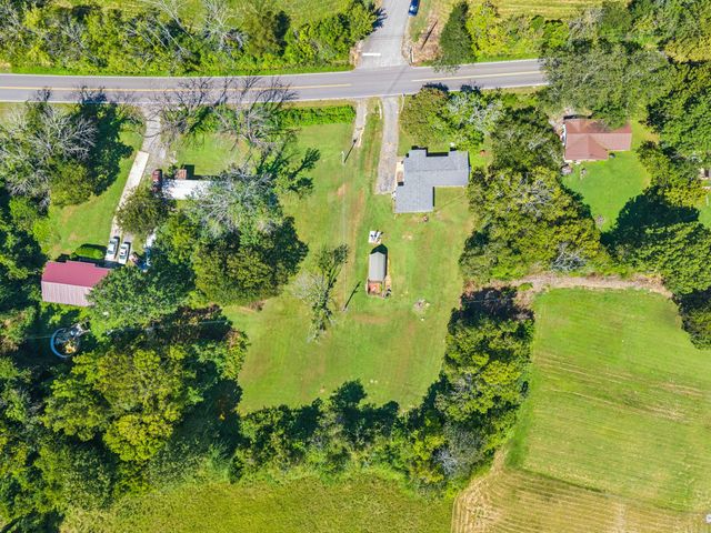 736 Hancock Rd, Jasper, TN 37347