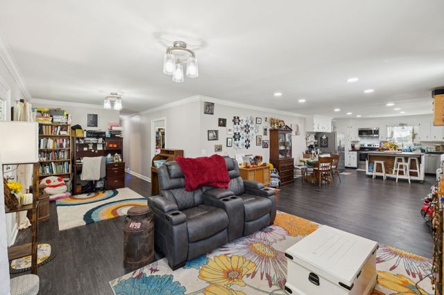 736 Hancock Rd, Jasper, TN 37347