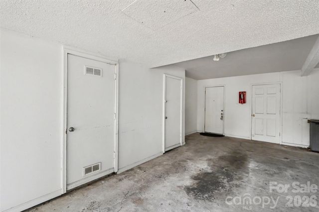 8521 Castle Pine Court, Charlotte, NC 28226