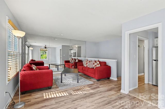 8521 Castle Pine Court, Charlotte, NC 28226