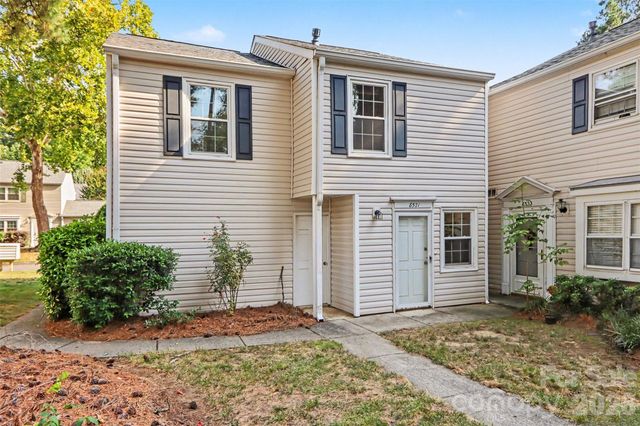 8521 Castle Pine Court, Charlotte, NC 28226