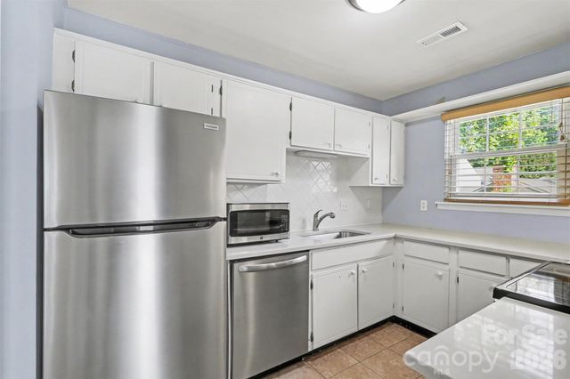 8521 Castle Pine Court, Charlotte, NC 28226