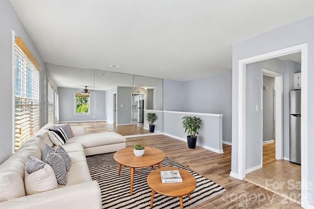 8521 Castle Pine Court, Charlotte, NC 28226