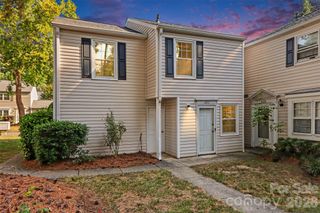 8521 Castle Pine Court, Charlotte, NC 28226