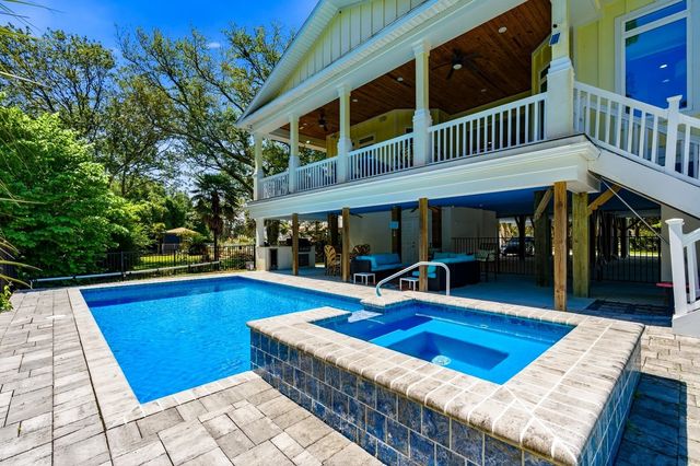 321 N Oak Dr., Surfside Beach, SC 29575