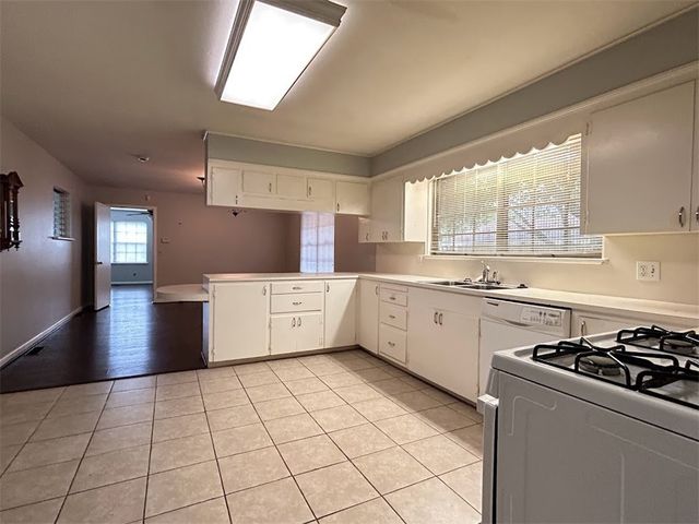 1601 N Sang Avenue, Fayetteville, AR 72703