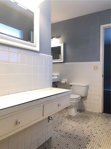 1601 N Sang Avenue, Fayetteville, AR 72703