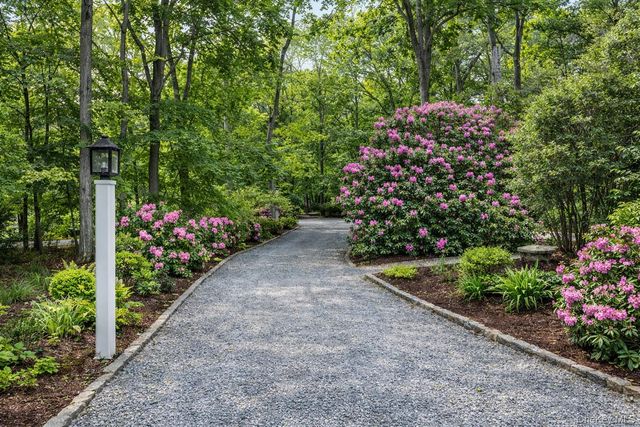 150 Quaker Path, Setauket, NY 11733