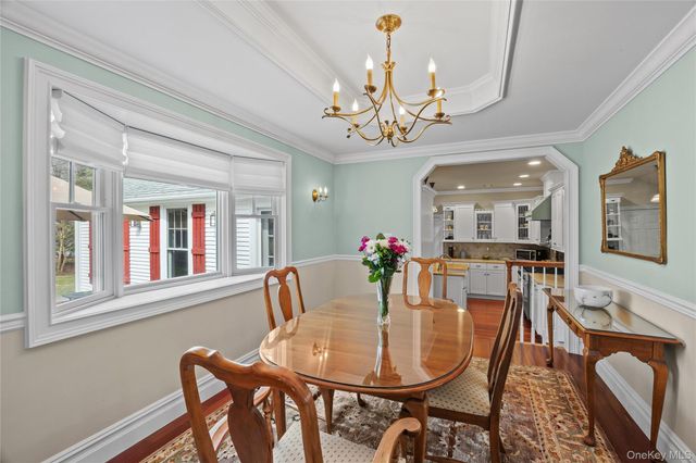 150 Quaker Path, Setauket, NY 11733