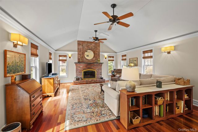 150 Quaker Path, Setauket, NY 11733