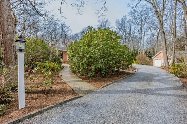 150 Quaker Path, Setauket, NY 11733