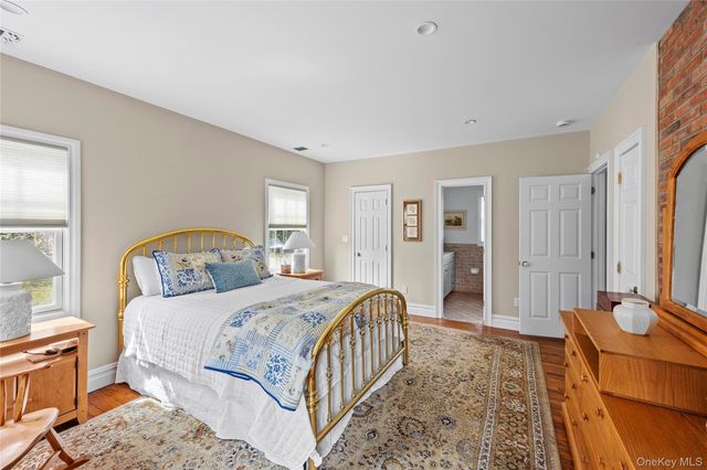 150 Quaker Path, Setauket, NY 11733