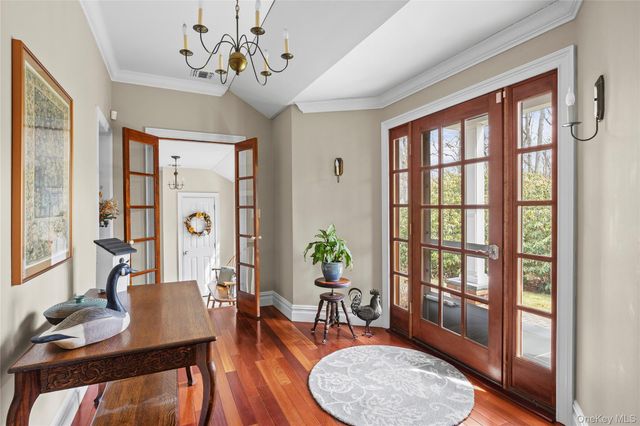 150 Quaker Path, Setauket, NY 11733